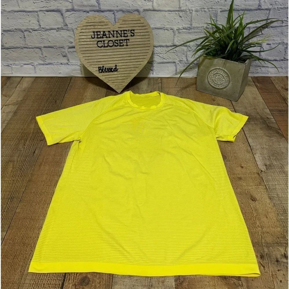 Lululemon metal vent tech short short sleeve yellow
